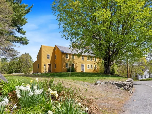 483 Franklin St, Reading, MA 01867