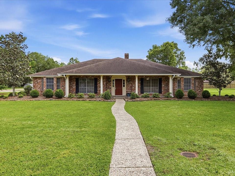 1st image of 2201 Tall Oaks Dr