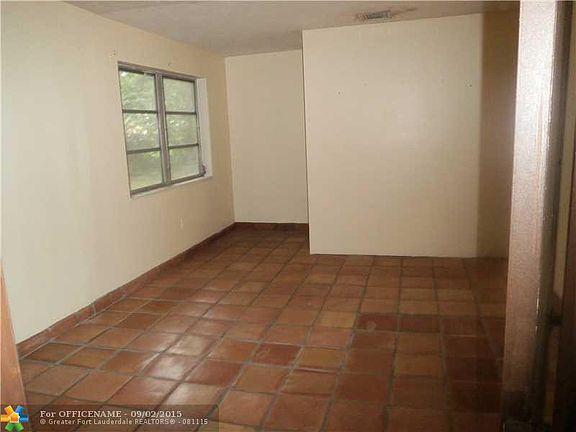 5th image of 10801 SW 51st Ct