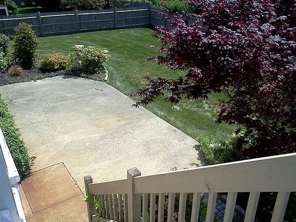 Off side deck to Patio