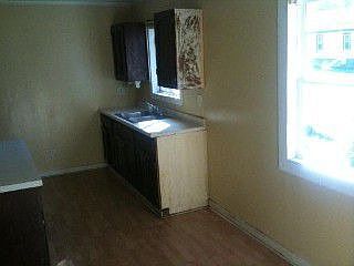 4th image of 541 W Park Ave