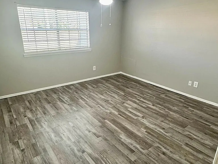Jasper Gardens Apartments — Photo 8