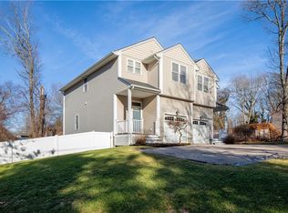 93 Old Pine Rd #A, Narragansett, RI 02882