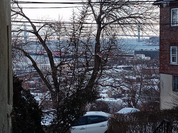 5th image of 48 Tompkins Cir