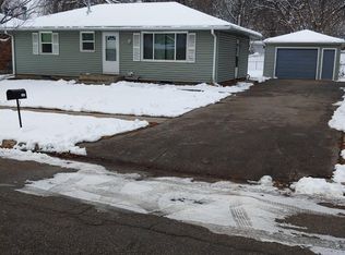 2025 Manor Ct, Lincoln, NE 68506
