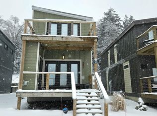 185 Meadows Dr, Snowshoe, WV 26209