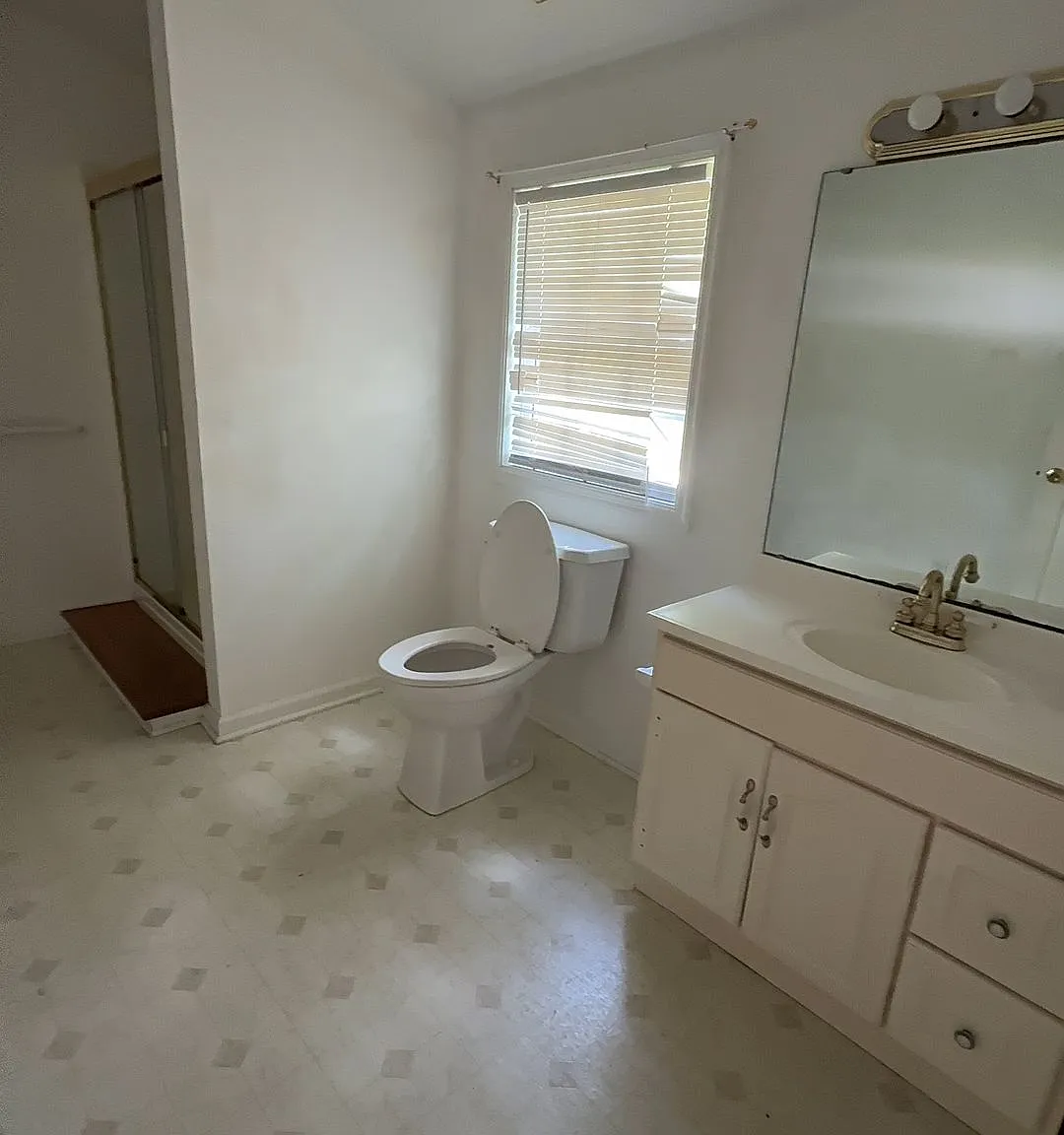 2 bed, 1300 sqft, $1,250 — Photo 2