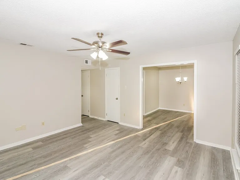 2656 Harlingen Dr — Photo 3