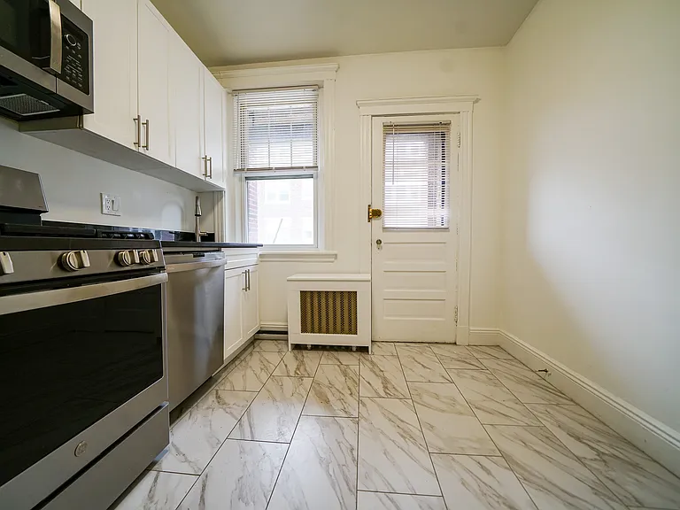 58 Selkirk Rd #12 — Photo 5