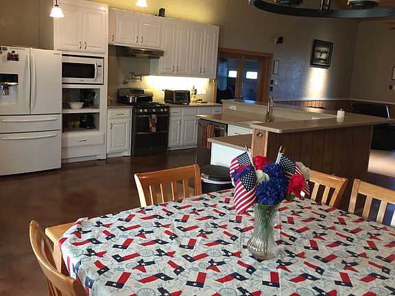 Huge Fridge & Stainless App.