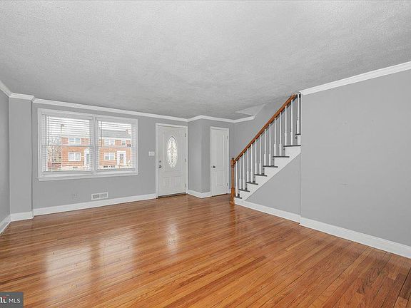 5th image of 1551 Langford Rd