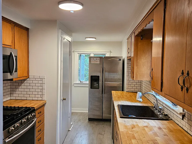 420 Stafford Ave — Photo 4