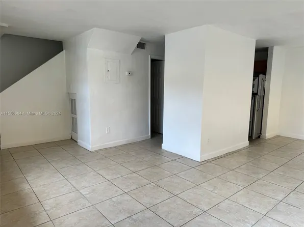 81 NE 12th Ave #81, Homestead, FL 33030