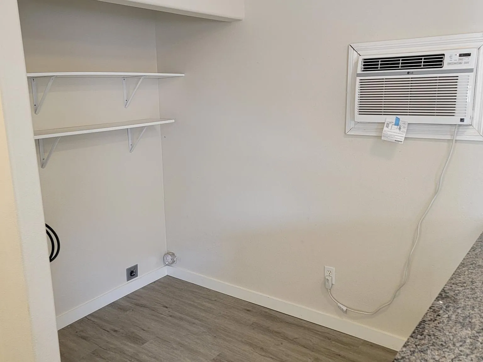 2 bed, 750 sqft, $1,100 — Photo 3
