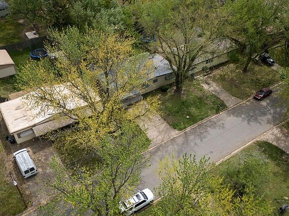 3rd image of 422 Wire Ave