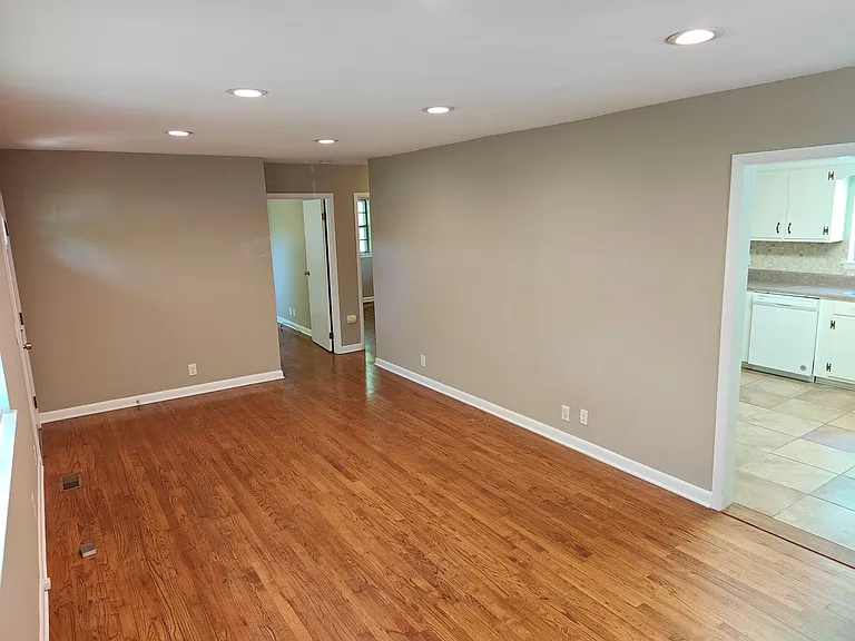 8355 Oak Dr — Photo 8