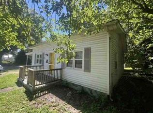 1525 Ravenswood Dr, Evansville, IN 47714