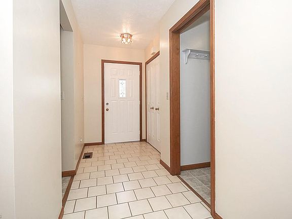 4th image of 3250 Woodcreek Cir #3B