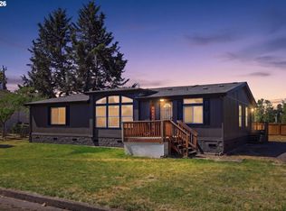 345 N 6th St, Harrisburg, OR 97446