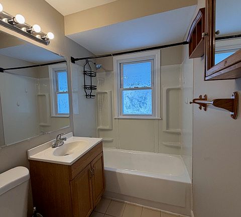 5th image of 17465 Ivanhoe St