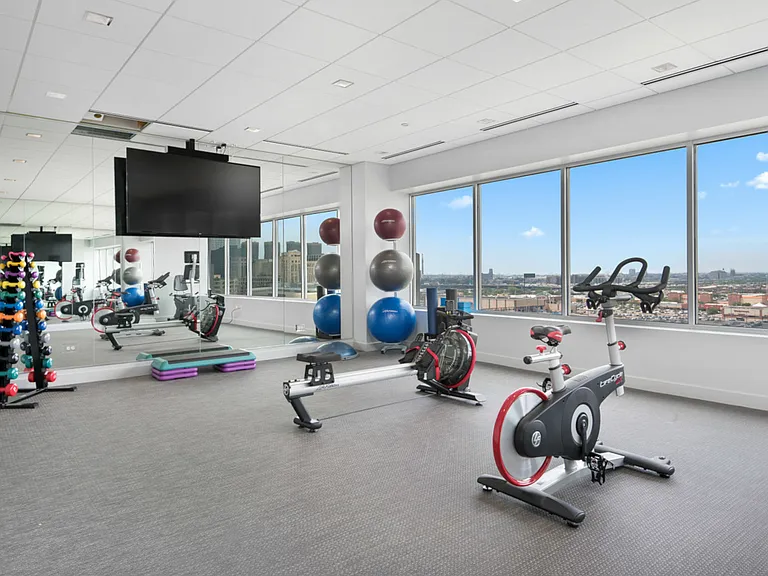 Roosevelt Collection Lofts — Photo 4