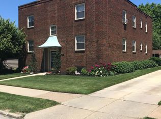 1379 Riverside Dr APT 4, Lakewood, OH 44107