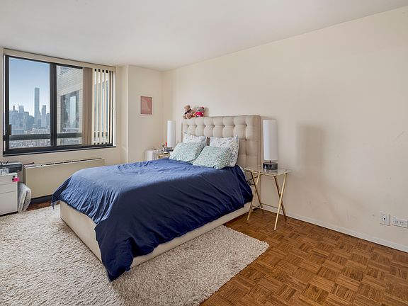 4th image of 171 E 84th St APT 36A