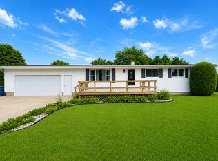 3 Chapel Ct, Andover, IL 61233