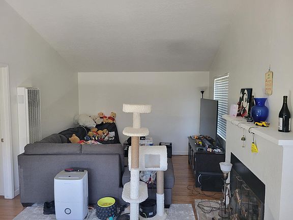 5th image of 801 Capitola Ave