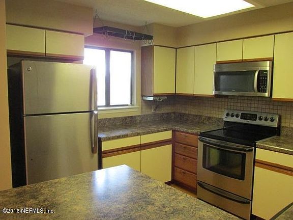 3rd image of 2206 Wood Hill Pl