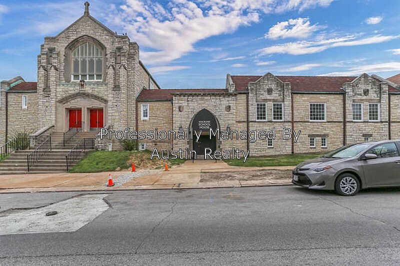 1st image of 4719 Macklind Ave #15
