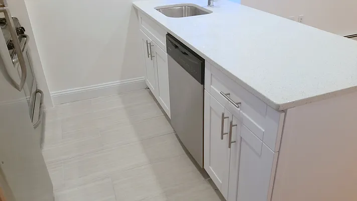 Rented by Uptown Flats LLC | media 18