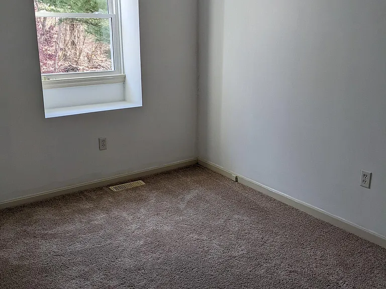 1932 Abbey Ln — Photo 10