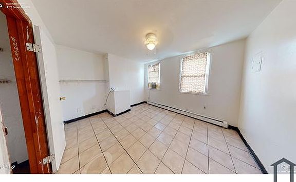 5th image of 76 Grove Ave APT 1R