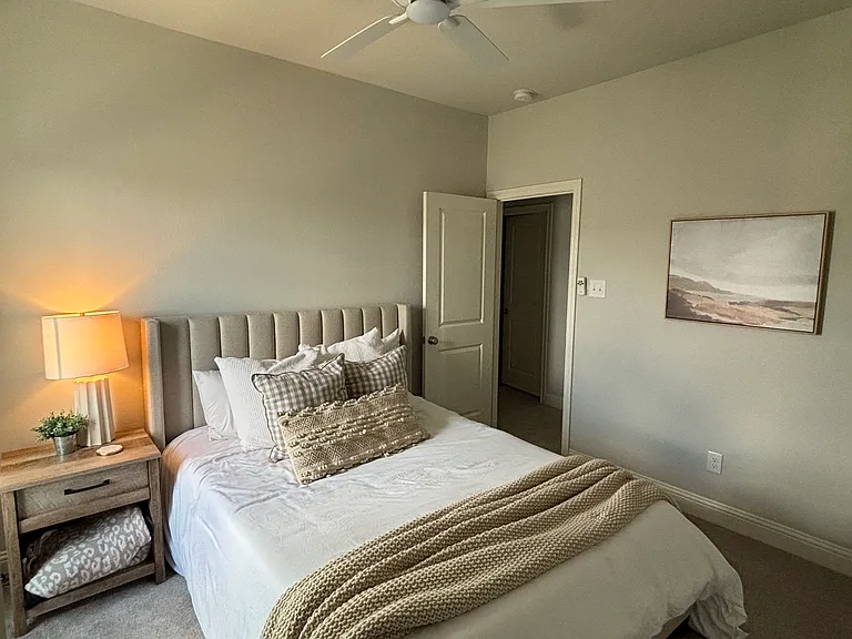 6668 Windfall Dr — Photo 23