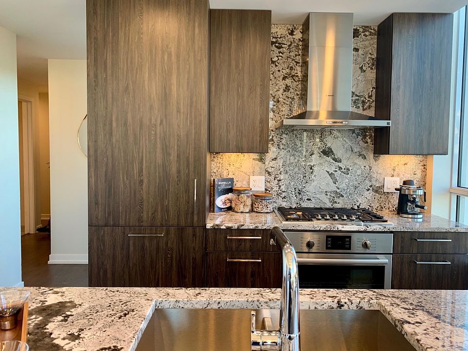 1st image of 441 W Superior St #4