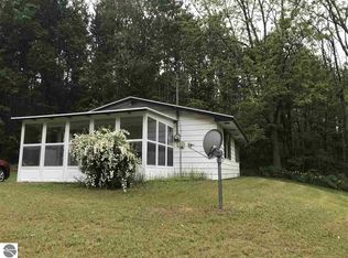 6521 W 20th Rd, Mesick, MI 49668