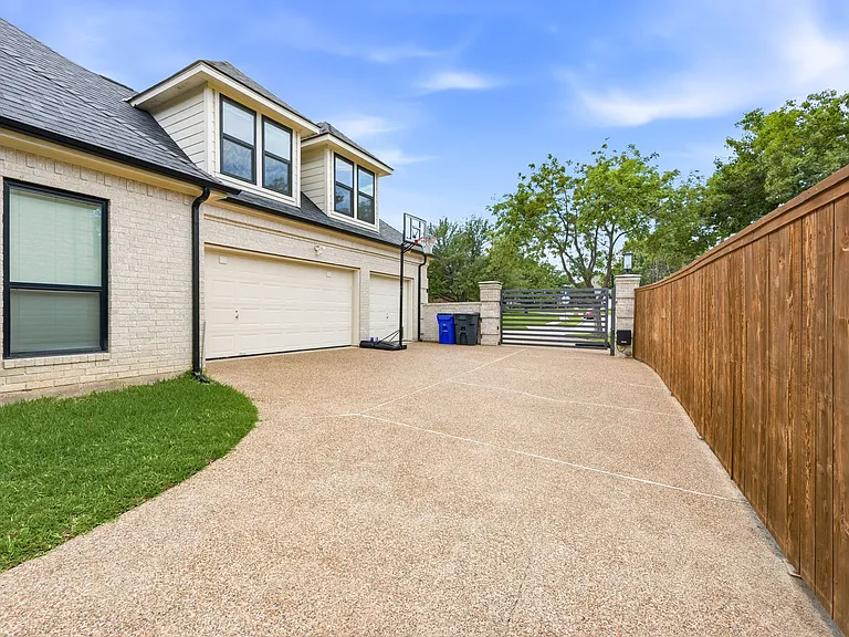 4805 Mill Creek Dr — Photo 35