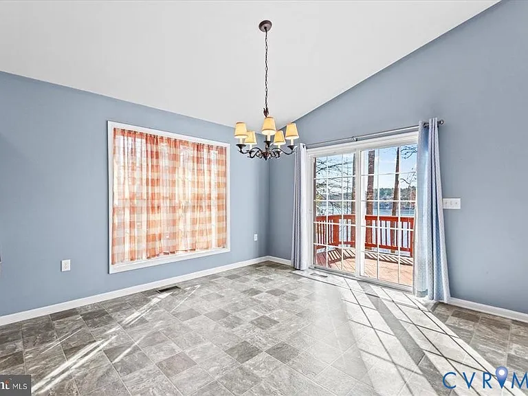 686 Lake Caroline Dr — Photo 28