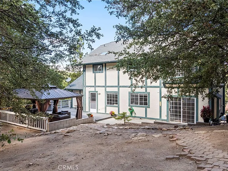 955 Teakwood Dr — Photo 2