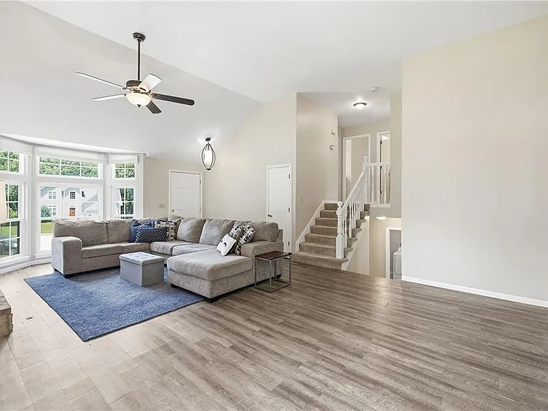 14709 Goodman St — Photo 6