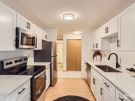5th image of 9416 1st Ave NE #102