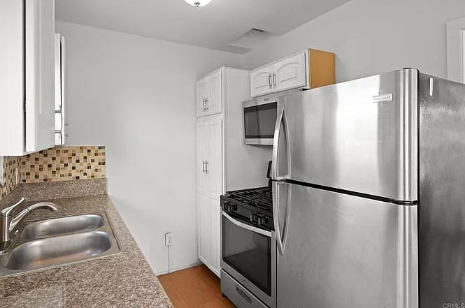 2634 Juan St — Photo 5