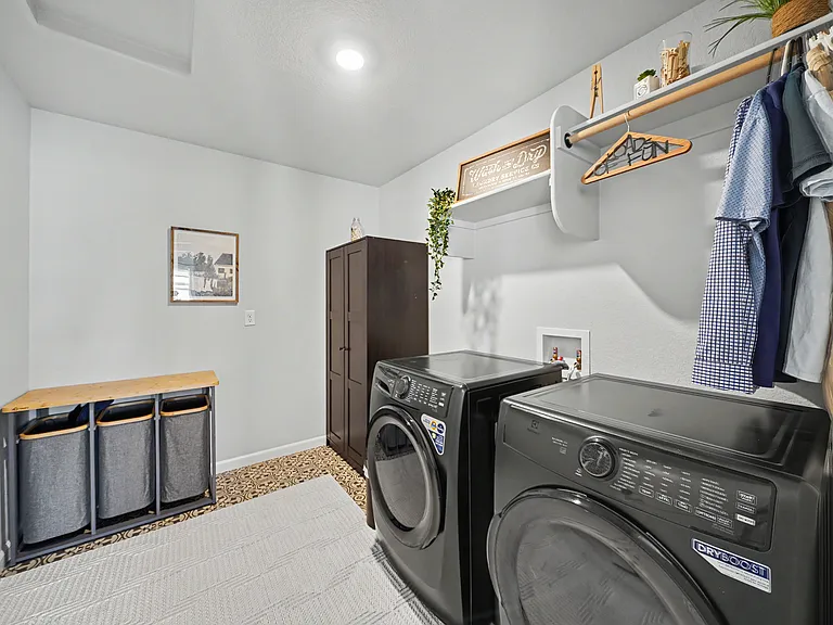6339 Knapp Dr — Photo 22