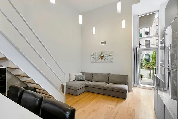 Sold by Stribling | media 10