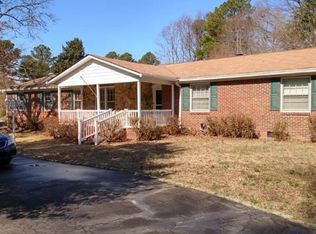 8370 Holly Ridge Rd, Mechanicsville, VA 23116