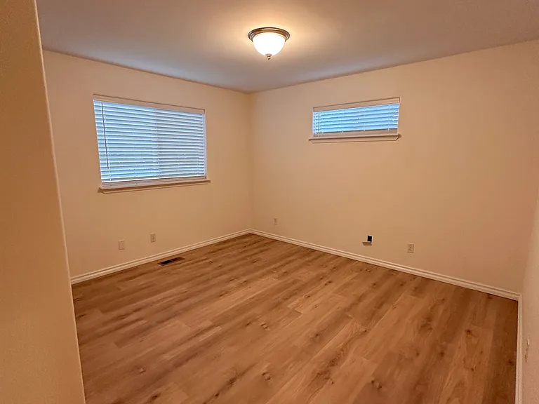 414 Louis Ln — Photo 20
