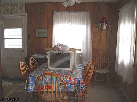 4th image of 5617 West Ave