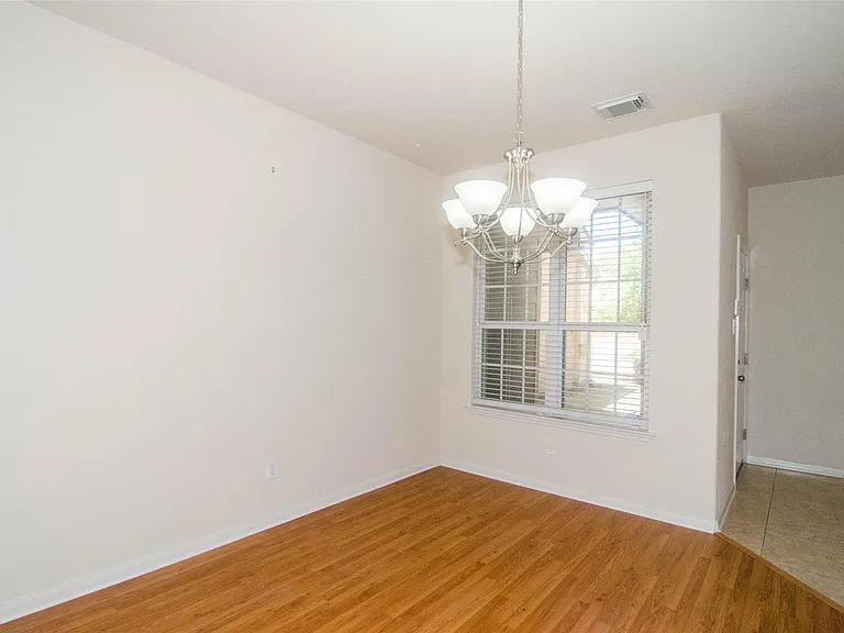 3939 Calgary Cir — Photo 2