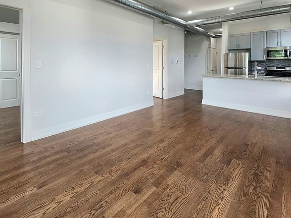 5th image of 1444 W Erie St APT 3A